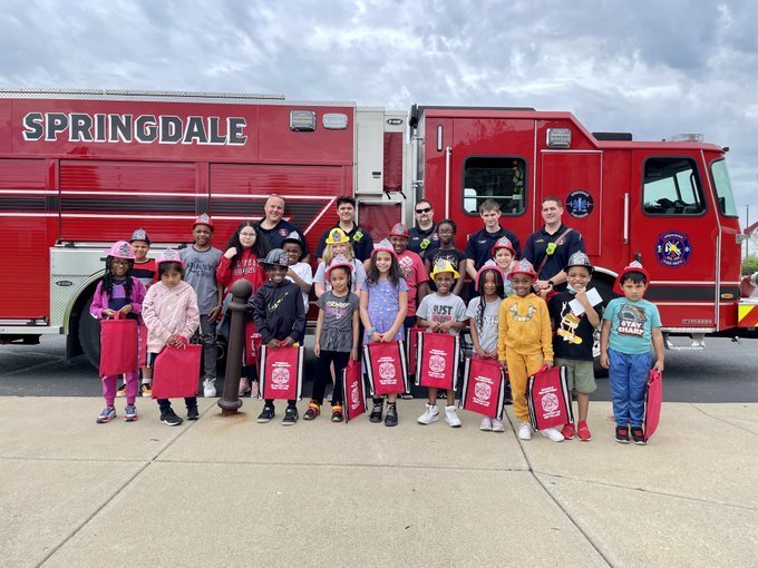 SP Blazing Vike students with firefighters and Fire Truck